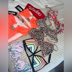 Pack of 8 bikinis